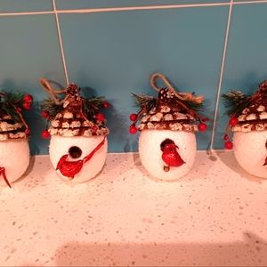 SET OF 4 BIRDHOUSE ORNAMENTS WITH FAUX FLOCKED ACORN ROOFS!